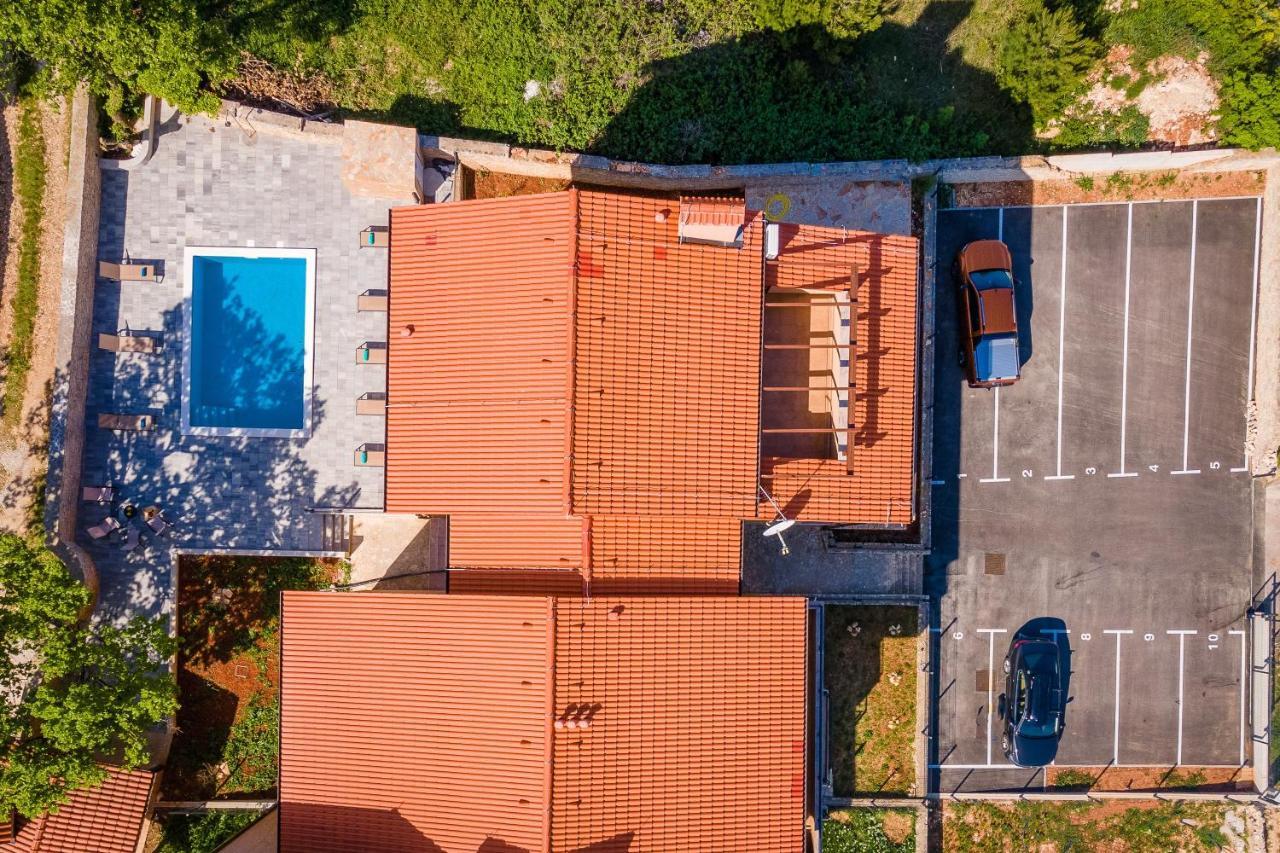 Apartments Cesare With Shared Pool Ližnjan المظهر الخارجي الصورة