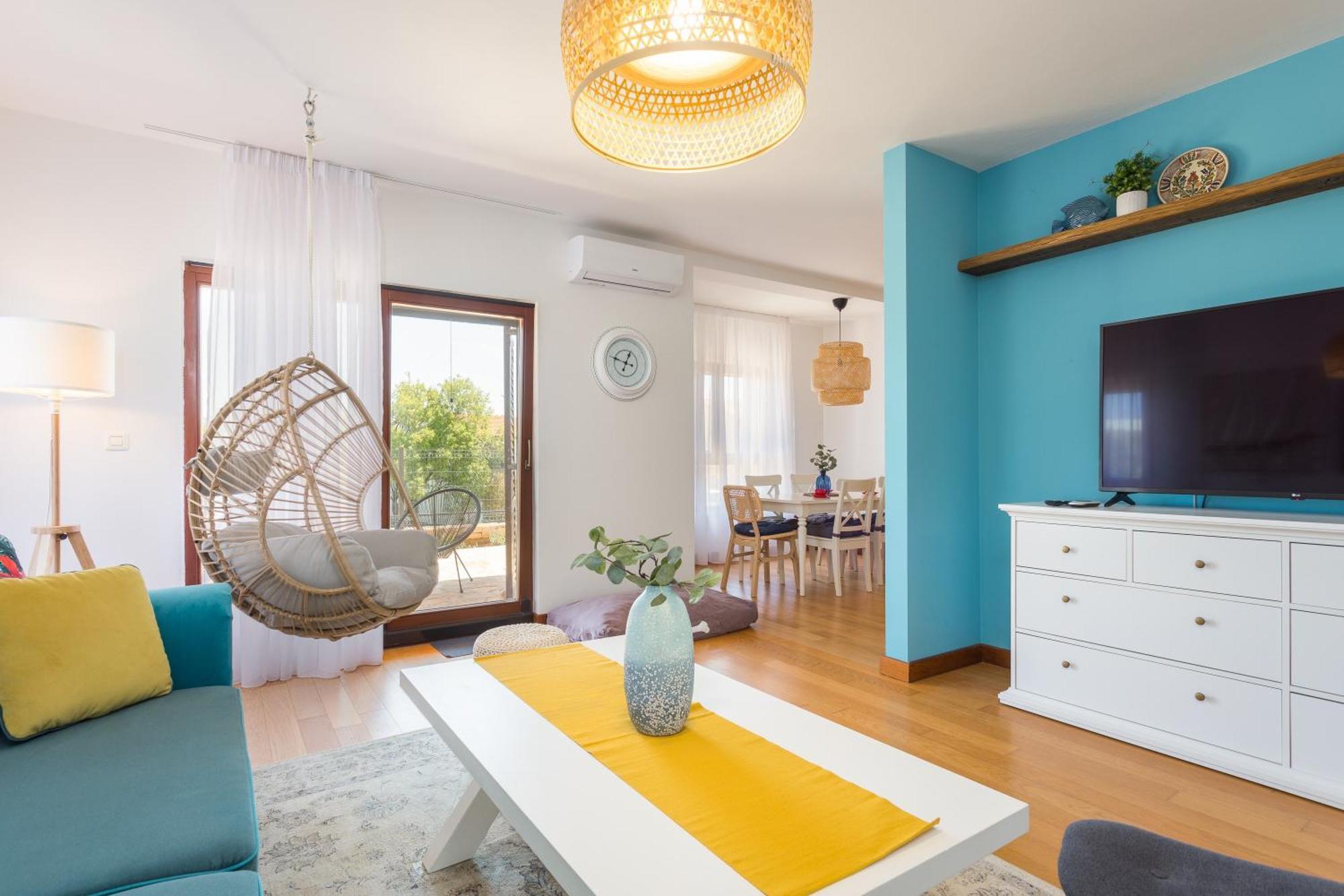 Apartments Cesare With Shared Pool Ližnjan الغرفة الصورة