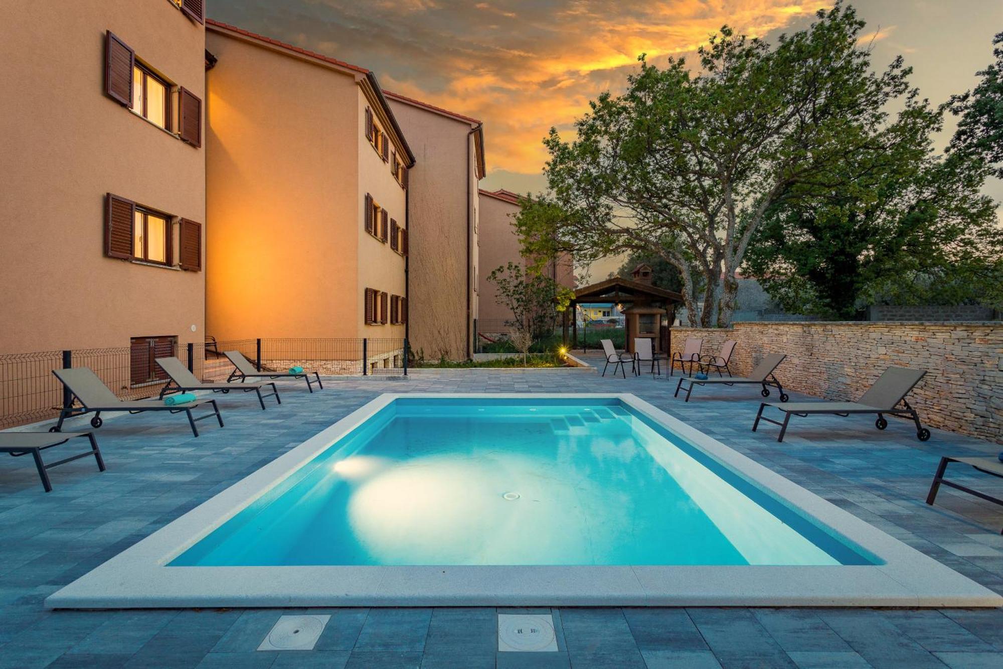 Apartments Cesare With Shared Pool Ližnjan المظهر الخارجي الصورة