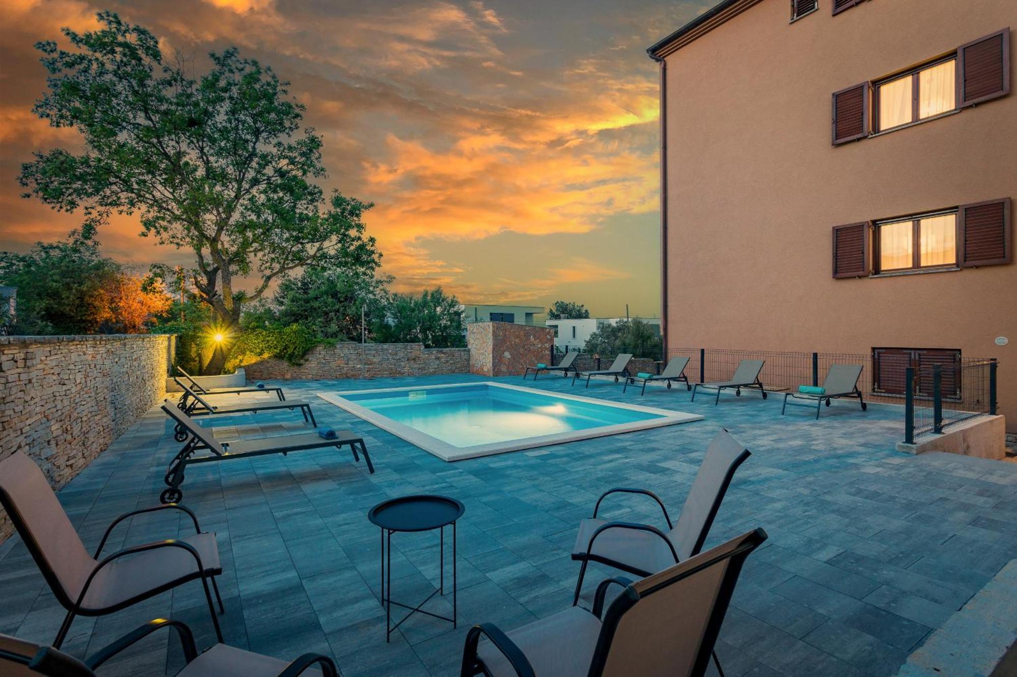 Apartments Cesare With Shared Pool Ližnjan المظهر الخارجي الصورة